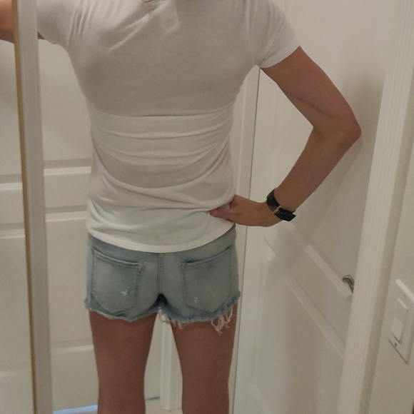 Express shortie low-rised destroyed jean shorts. - Picture 6 of 8